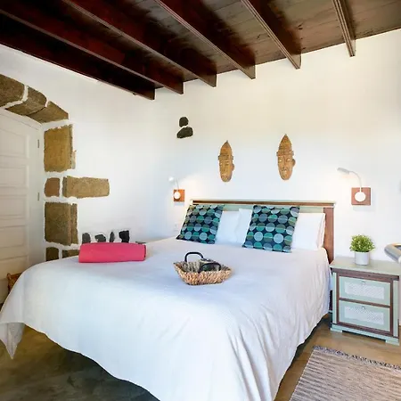 La Casa Del Medianero